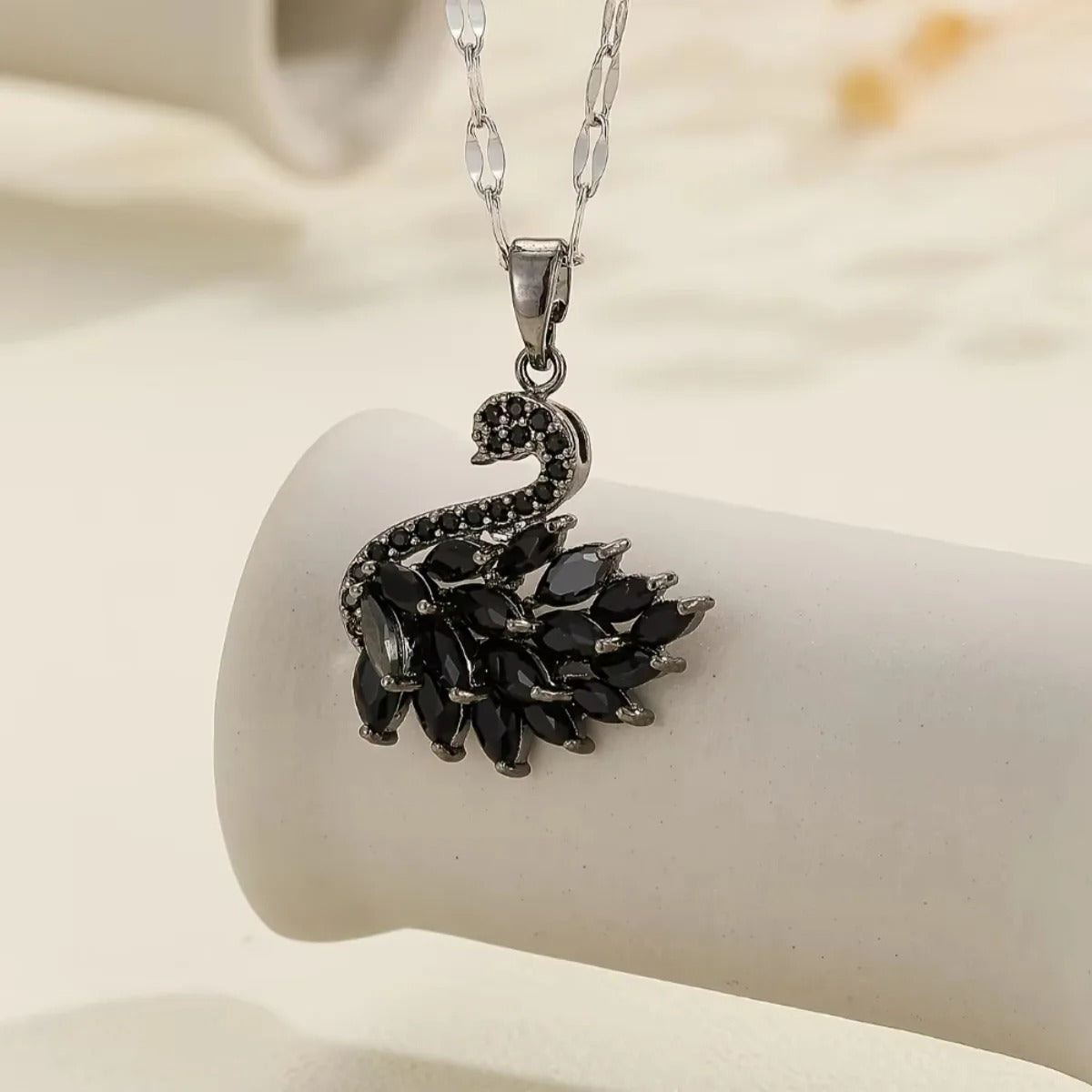 Swan Pendant Necklace for Women – Romantic Zircon Jewelry