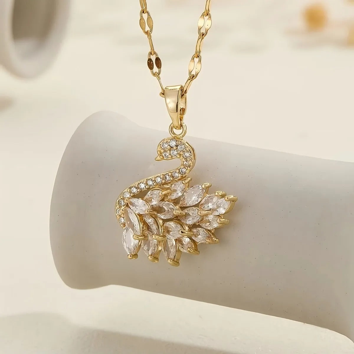 Swan Pendant Necklace for Women – Romantic Zircon Jewelry