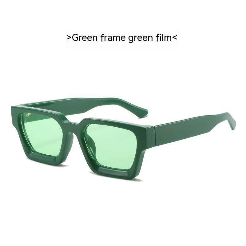 Effortless Elegance: Minimalist Thick Frame Sunglasses for Every Occasion