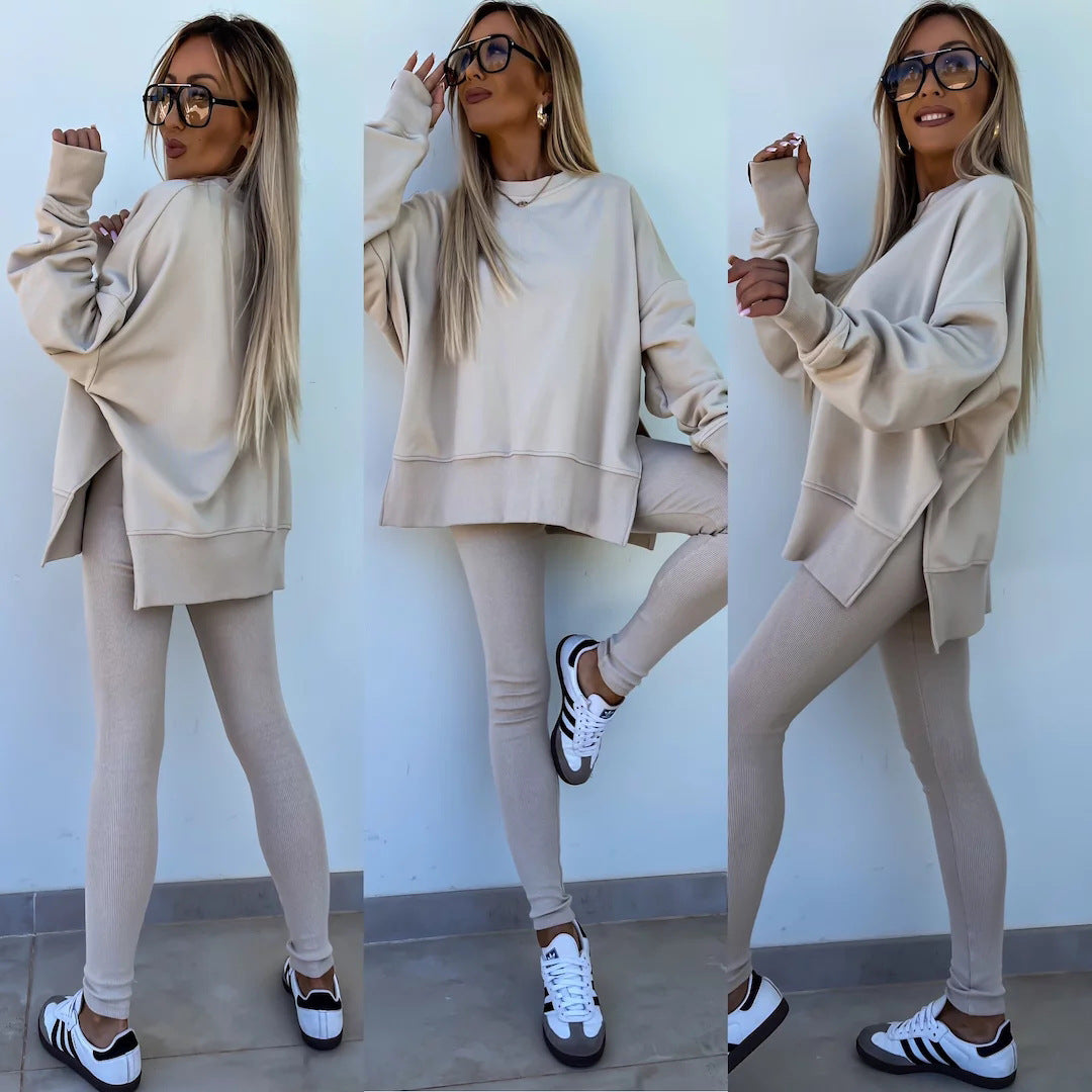 Effortless Elegance: Pairing Loose Tops and Tight Trousers for a Chic Casual Look